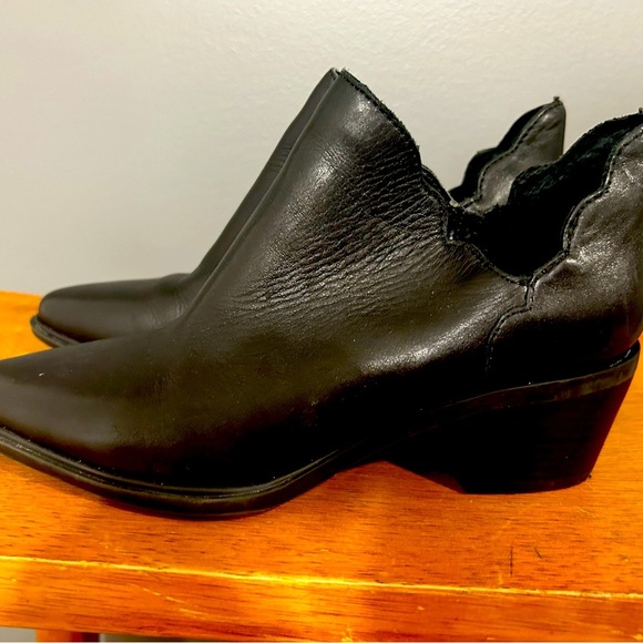 Betsey Johnson Shoes - Betsey Johnson Keeley Black Boot Women Size 6.5